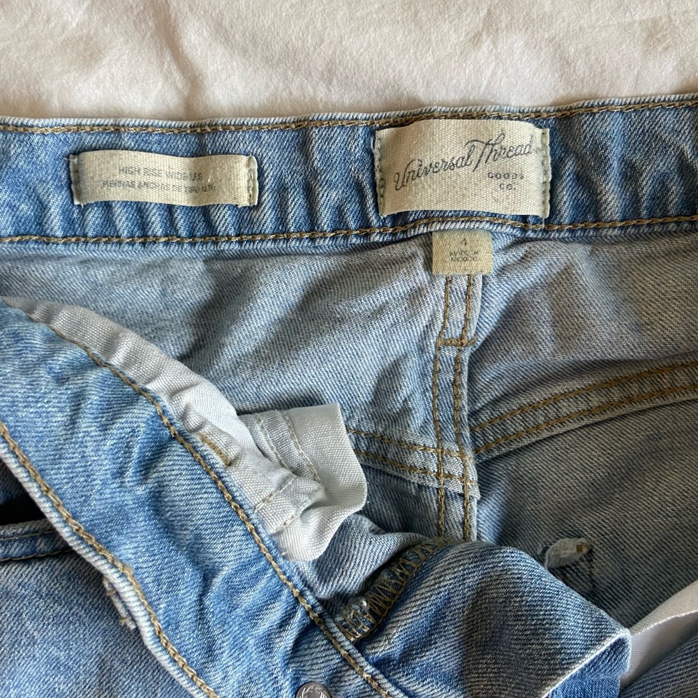 Universal Thread Light/Medium Wash High Waisted W… - image 3